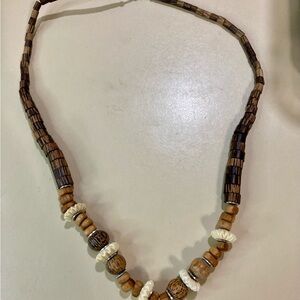 BROWN/ BEIGE WOODEN BEADED NECKLACE